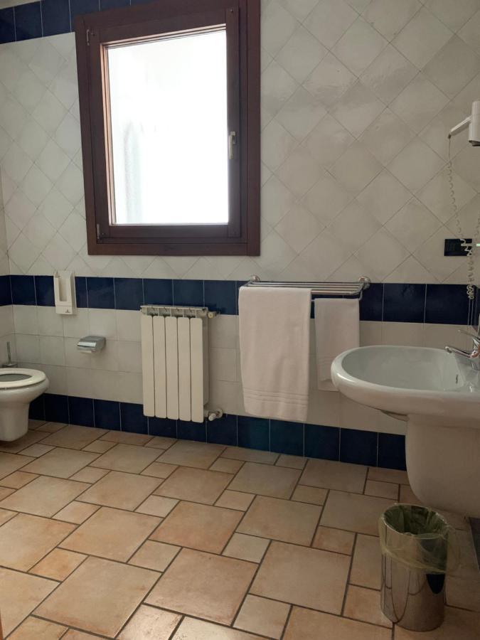 Hotel Lory Ficarolo エクステリア 写真
